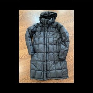 Ladies Northface parka, black long jacket.